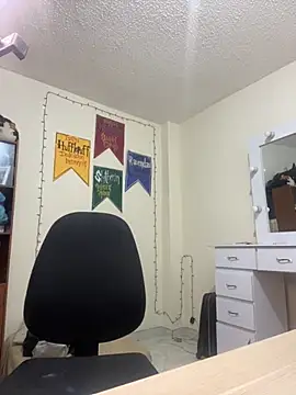 Snapshot of Sallem_Pink chatting on October 2025 11:38:02 AM Sallem Pink online show from October 2025 11:38:02 AM