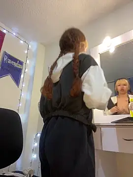 Snapshot of Sallem_Pink chatting on October 2025 11:56:02 PM Sallem Pink online show from October 2025 11:56:02 PM