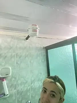 Snapshot of Sallem_Pink chatting on October 2025 12:02:01 PM Sallem Pink online show from October 2025 12:02:01 PM