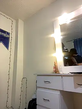 Snapshot of Sallem_Pink chatting on October 2025 12:15:02 PM Sallem Pink online show from October 2025 12:15:02 PM