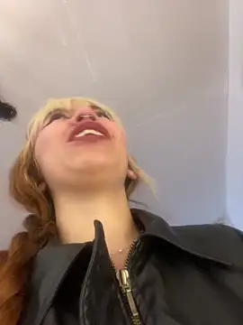 Snapshot of Sallem_Pink chatting on November 2025 11:07:01 AM Sallem Pink online show from November 2025 11:07:01 AM