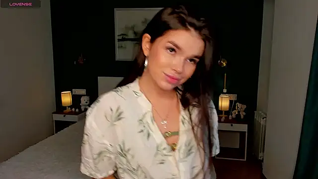 HollisHearl online show from October 2025 07:20:02 AM