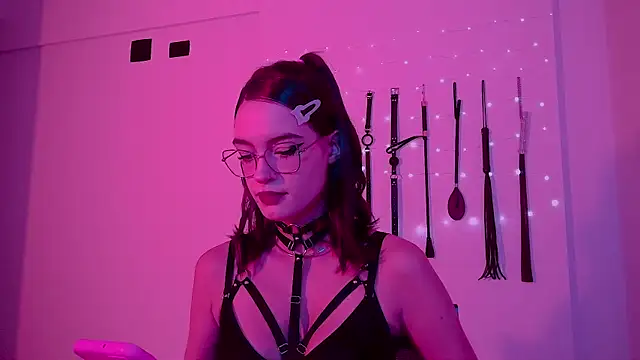 nina kink online show from May 2026 09:44:02 PM