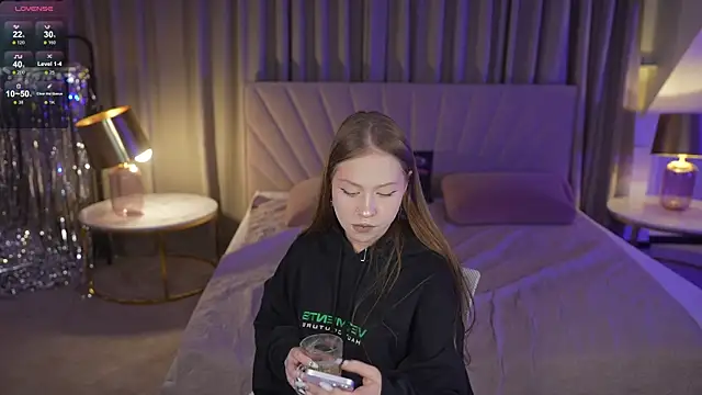 Snapshot of Esmie_Smile chatting on November 2025 07:25:02 PM Esmie Smile online show from November 2025 07:25:02 PM