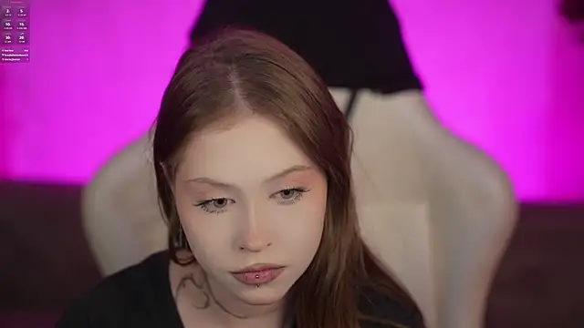 Esmie Smile online show from May 2026 01:57:16 AM