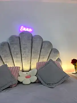 emma-conti2 online show from December 2025 01:42:01 PM