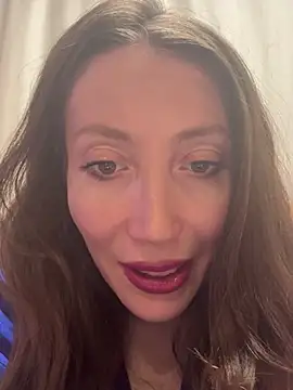 HellaryTourent online show from January 2026 04:01:01 PM