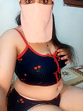 Snapshot of Queen-15 chatting on October 2025 11:36:02 PM Queen-15 online show from October 2025 11:36:02 PM