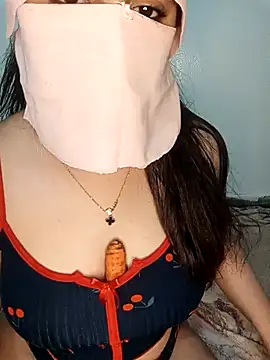 Snapshot of Queen-15 chatting on October 2025 11:27:02 PM Queen-15 online show from October 2025 11:27:02 PM