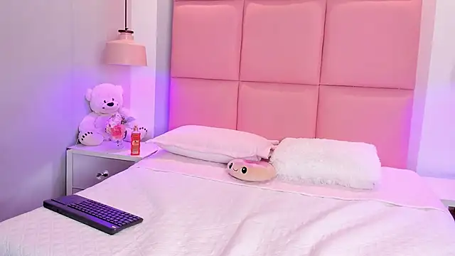 Snapshot of JulianaValencia chatting on March 2026 01:38:01 AM JulianaValencia online show from March 2026 01:38:01 AM