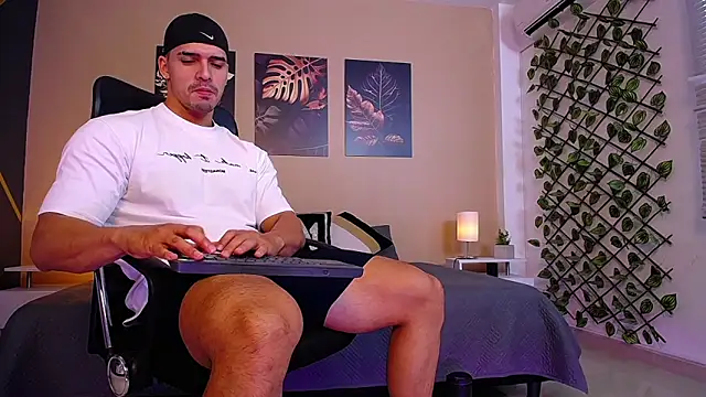 ChristopherBlack  online show from February 2026 01:37:02 PM