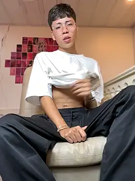 MaxiWildd online show from May 2026 01:08:02 PM