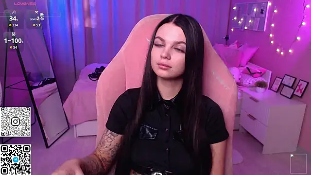 Michela Fruet online show from May 2026 01:02:02 AM