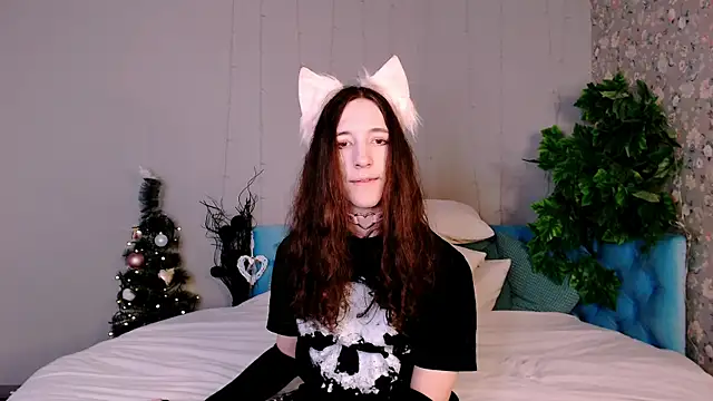 Snapshot of SilverMuse chatting on December 2025 10:06:02 PM SilverMuse online show from December 2025 10:06:02 PM