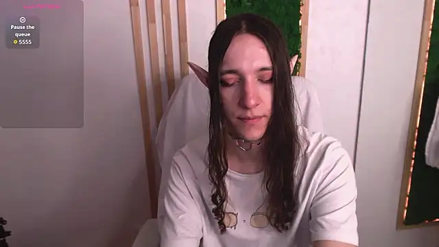 Snapshot of SilverMuse chatting on January 2026 10:52:01 PM SilverMuse online show from January 2026 10:52:01 PM