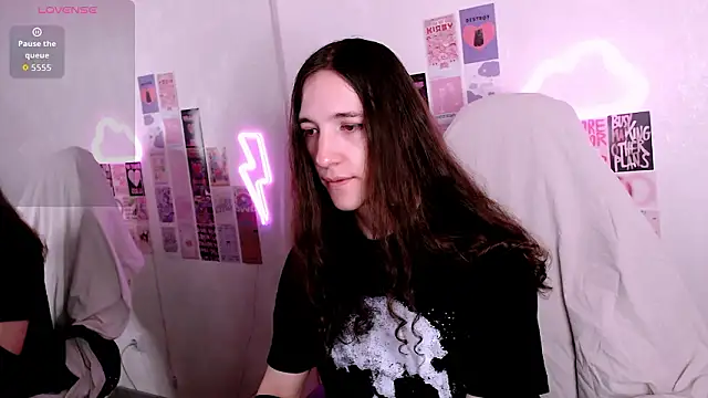 Snapshot of SilverMuse chatting on February 2026 11:53:02 PM SilverMuse online show from February 2026 11:53:02 PM