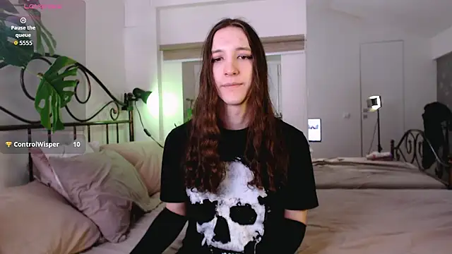 Snapshot of SilverMuse chatting on March 2026 10:46:02 PM SilverMuse online show from March 2026 10:46:02 PM