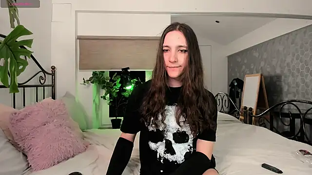 Snapshot of SilverMuse chatting on March 2026 08:15:01 PM SilverMuse online show from March 2026 08:15:01 PM