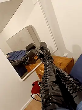 Snapshot of Teafeet chatting on February 2026 04:34:02 PM Teafeet online show from February 2026 04:34:02 PM