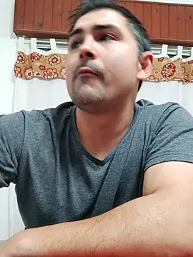 Snapshot of Bradd_32 chatting on October 2025 02:36:02 AM Bradd 32 online show from October 2025 02:36:02 AM