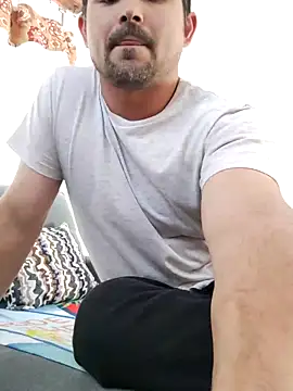 Snapshot of Bradd_32 chatting on October 2025 04:41:01 PM Bradd 32 online show from October 2025 04:41:01 PM