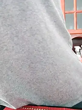 Snapshot of Bradd_32 chatting on October 2025 04:57:01 PM Bradd 32 online show from October 2025 04:57:01 PM