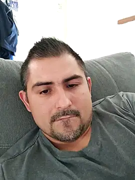 Snapshot of Bradd_32 chatting on October 2025 05:14:01 PM Bradd 32 online show from October 2025 05:14:01 PM