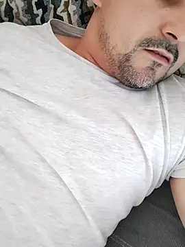 Snapshot of Bradd_32 chatting on November 2025 04:57:02 PM Bradd 32 online show from November 2025 04:57:02 PM