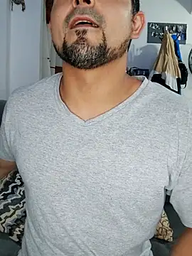 Snapshot of Bradd_32 chatting on November 2025 05:33:01 AM Bradd 32 online show from November 2025 05:33:01 AM