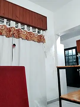 Snapshot of Bradd_32 chatting on December 2025 04:07:02 AM Bradd 32 online show from December 2025 04:07:02 AM