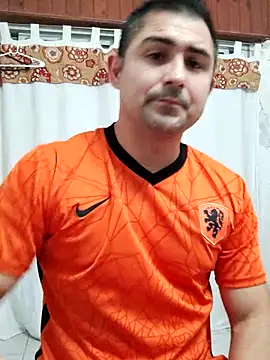 Snapshot of Bradd_32 chatting on February 2026 04:08:01 AM Bradd 32 online show from February 2026 04:08:01 AM