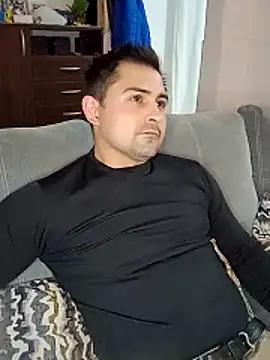 Bradd 32 online show from May 2026 02:30:01 AM
