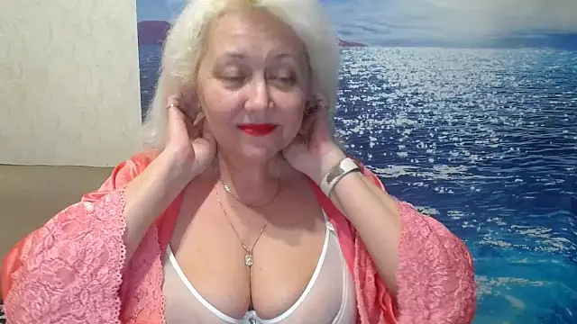 VicunaCool online show from February 2025 09:40:01 PM