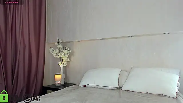 Adelina Bliss online show from May 2026 10:57:02 AM