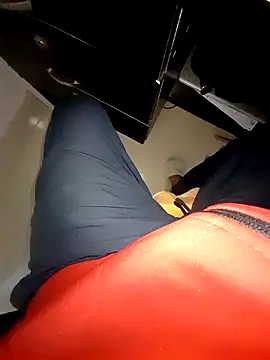 Snapshot of hackyourpussy@xh chatting on December 2025 01:21:02 AM hackyourpussyxh online show from December 2025 01:21:02 AM