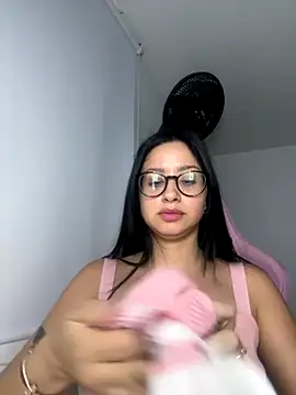 lucy grey25 online show from November 2025 09:13:01 PM