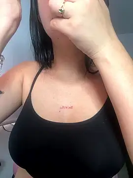 lucy grey25 online show from January 2026 03:38:01 PM