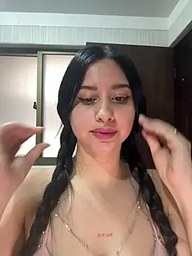 lucy grey25 online show from March 2026 07:40:01 PM