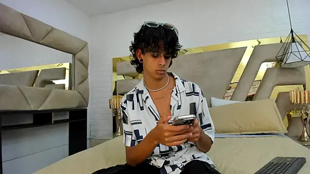 Ibratxandy online show from September 2025 07:25:02 PM