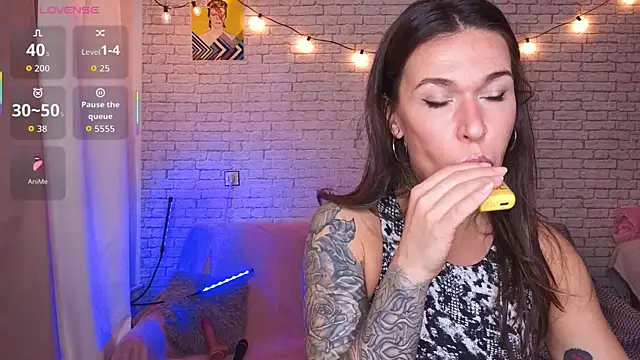 ReginaFoXXXy online show from October 2025 10:58:02 AM