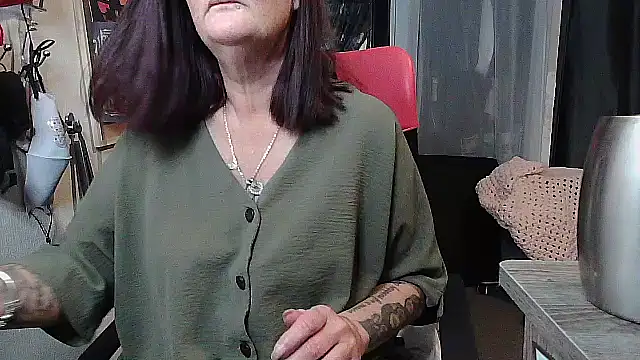 Mistress-Ivy51 online show from October 2025 05:44:02 AM