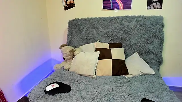 Snapshot of _viollette_ chatting on October 2025 10:56:02 PM viollette online show from October 2025 10:56:02 PM