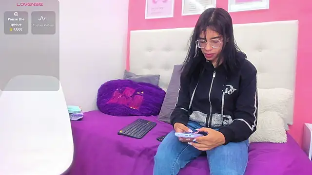 Rachel Donnelly online show from September 2025 04:25:01 AM