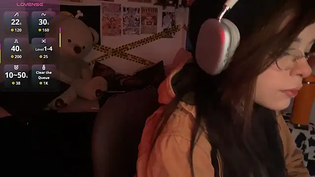 Snapshot of PixelKitty_ chatting on December 2025 04:45:01 PM PixelKitty online show from December 2025 04:45:01 PM