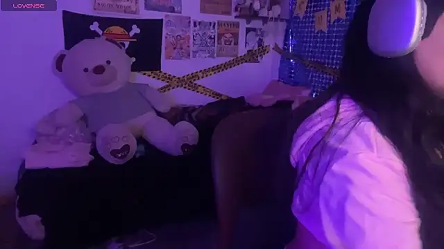 Snapshot of PixelKitty_ chatting on December 2025 06:48:01 PM PixelKitty online show from December 2025 06:48:01 PM