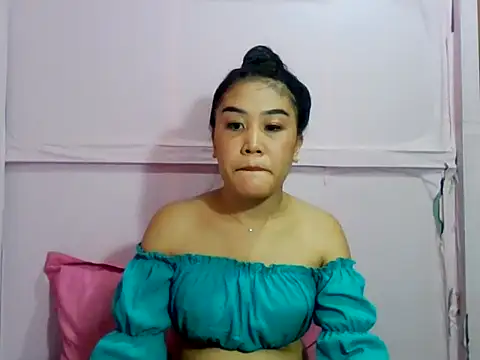 YourWildestDoll online show from April 2026 02:51:02 AM