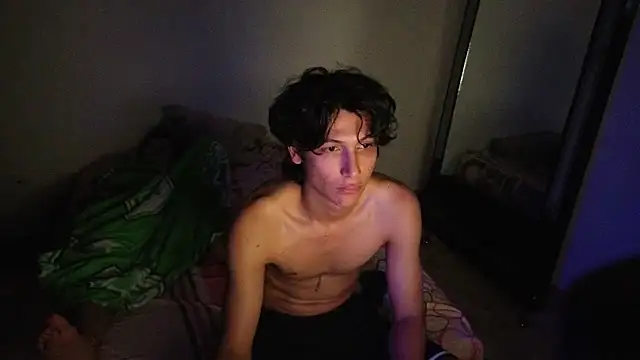 Snapshot of DavidAndClare chatting on September 2025 06:13:02 AM DavidAndClare online show from September 2025 06:13:02 AM