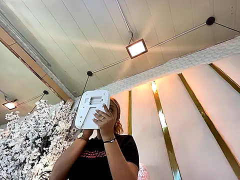 Snapshot of CamilleMilano chatting on September 2025 05:20:01 AM CamilleMilano online show from September 2025 05:20:01 AM