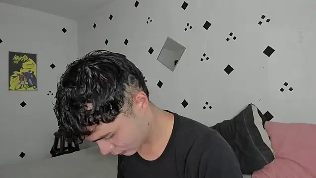 crushnier1 online show from September 2025 06:02:01 PM