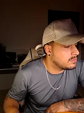 Snapshot of Mineirinhoot chatting on December 2025 03:13:01 AM Mineirinhoot online show from December 2025 03:13:01 AM